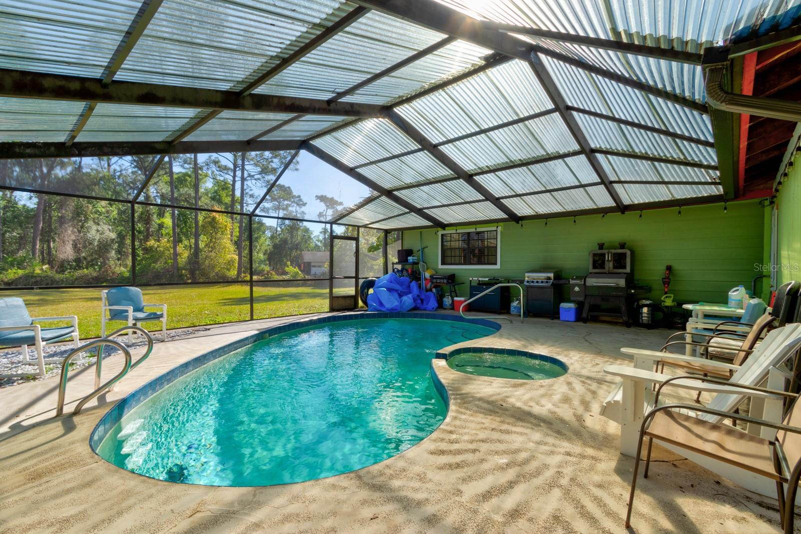 9 Shadow Ln Property Photo 9