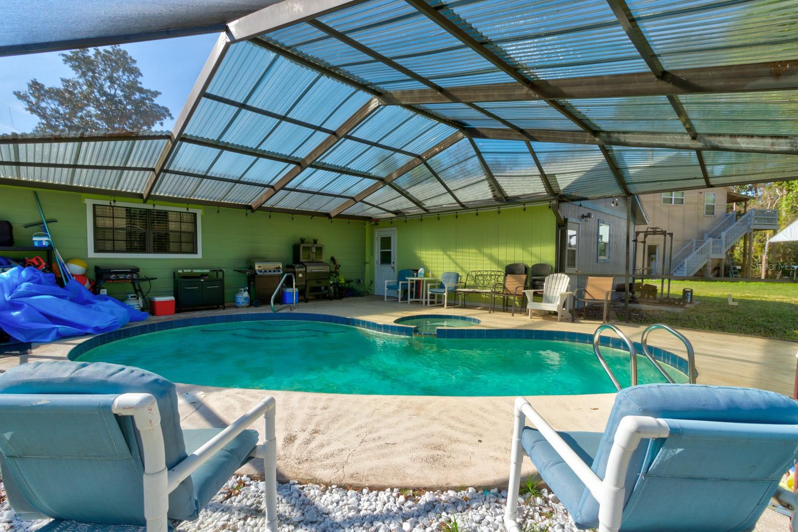 9 Shadow Ln Property Photo 10