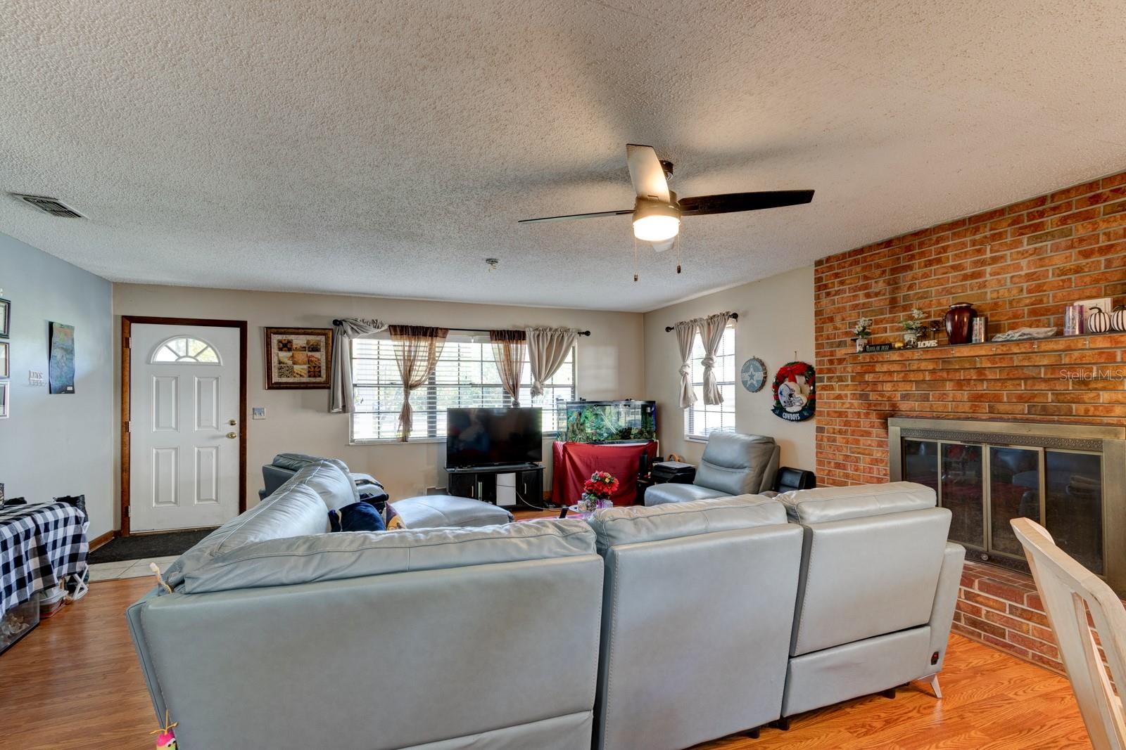 9 Shadow Ln Property Photo 35