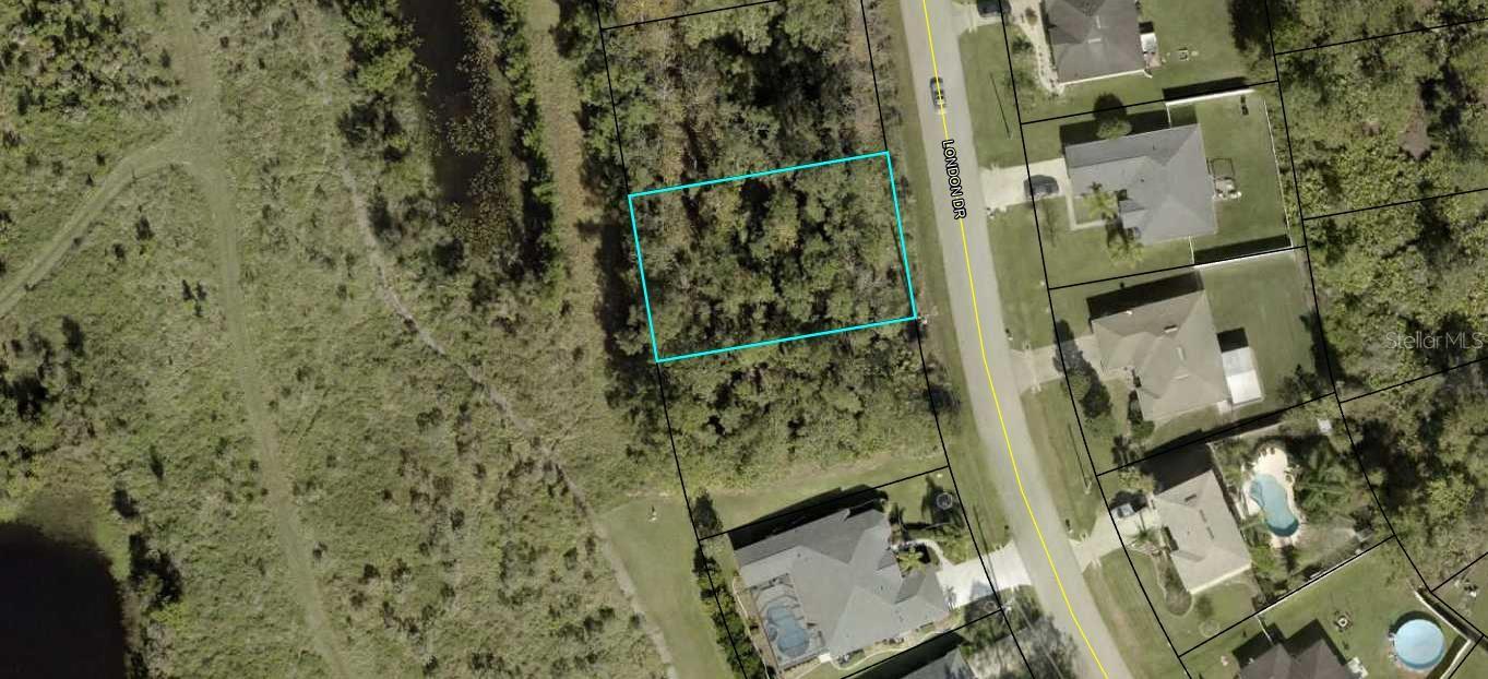 127 London Dr Property Photo 1