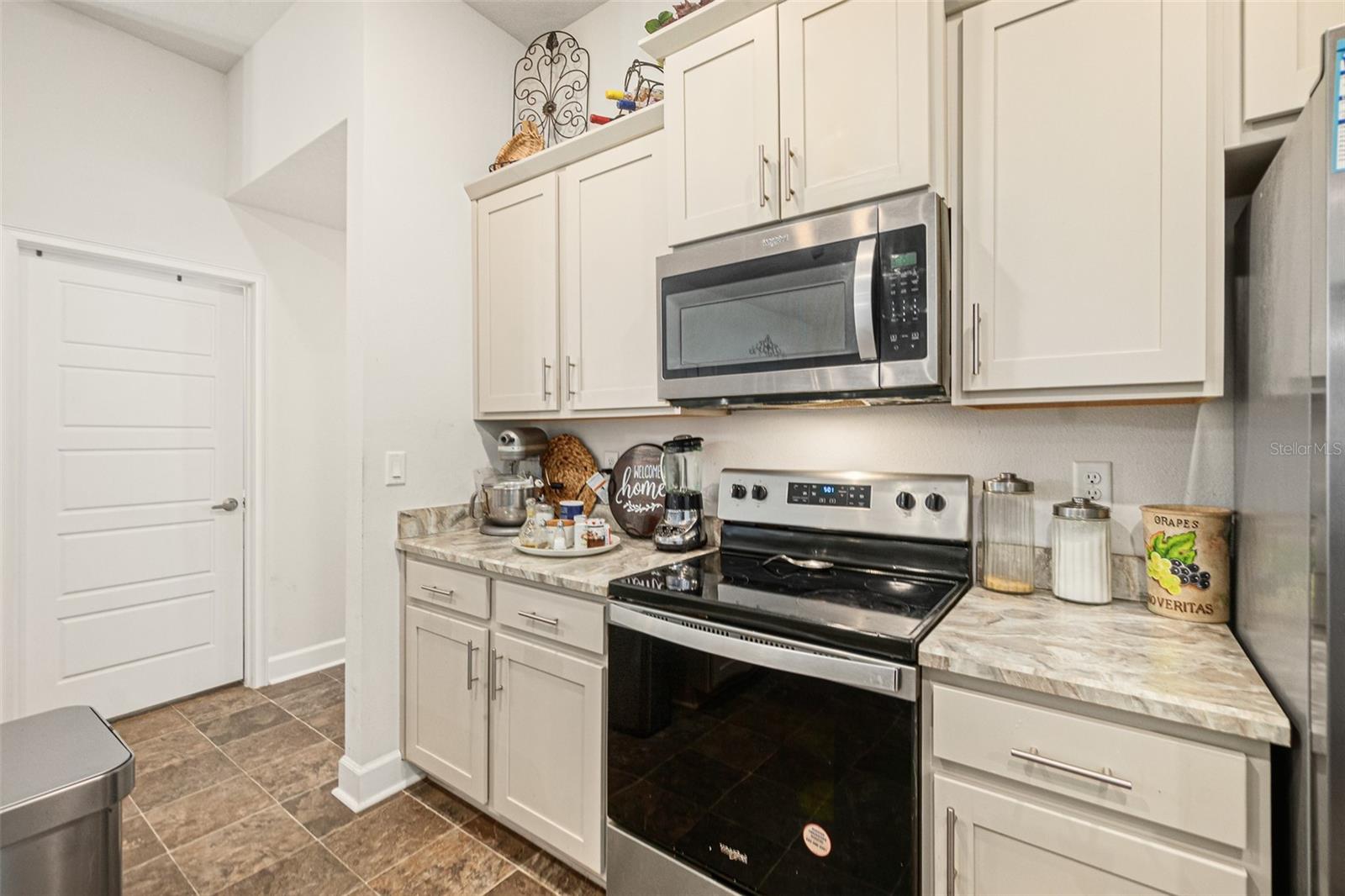 21 Kaufman Pl Property Photo 13