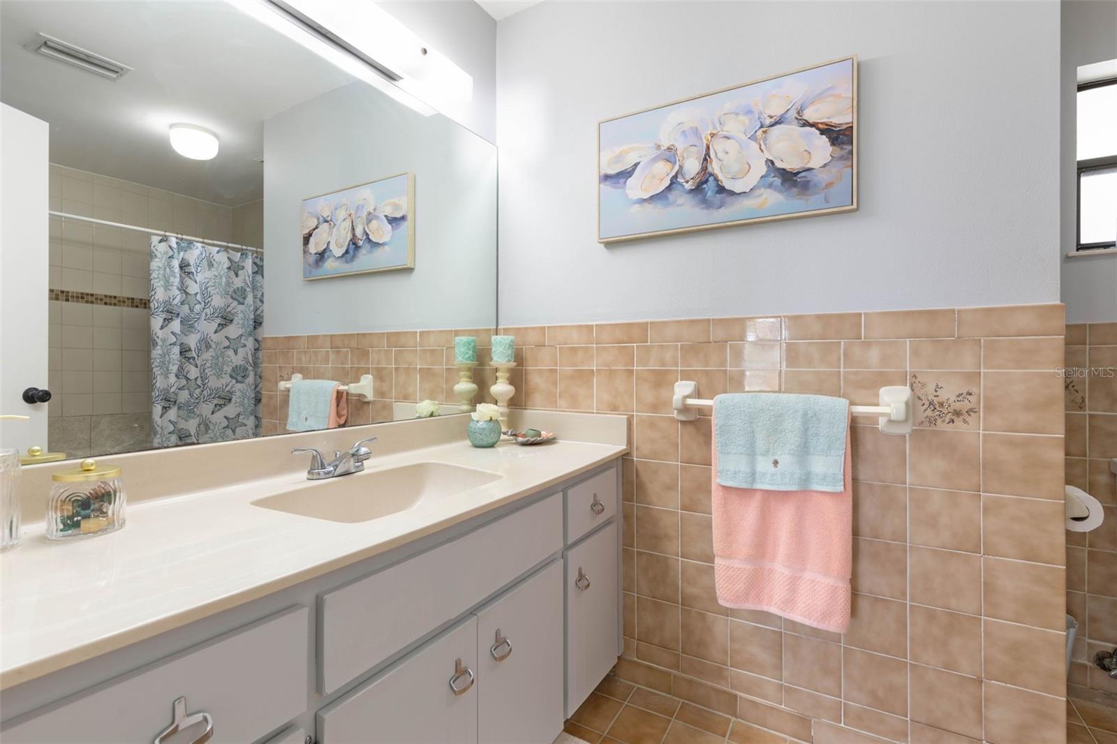 2260 John Anderson Dr Property Photo 37