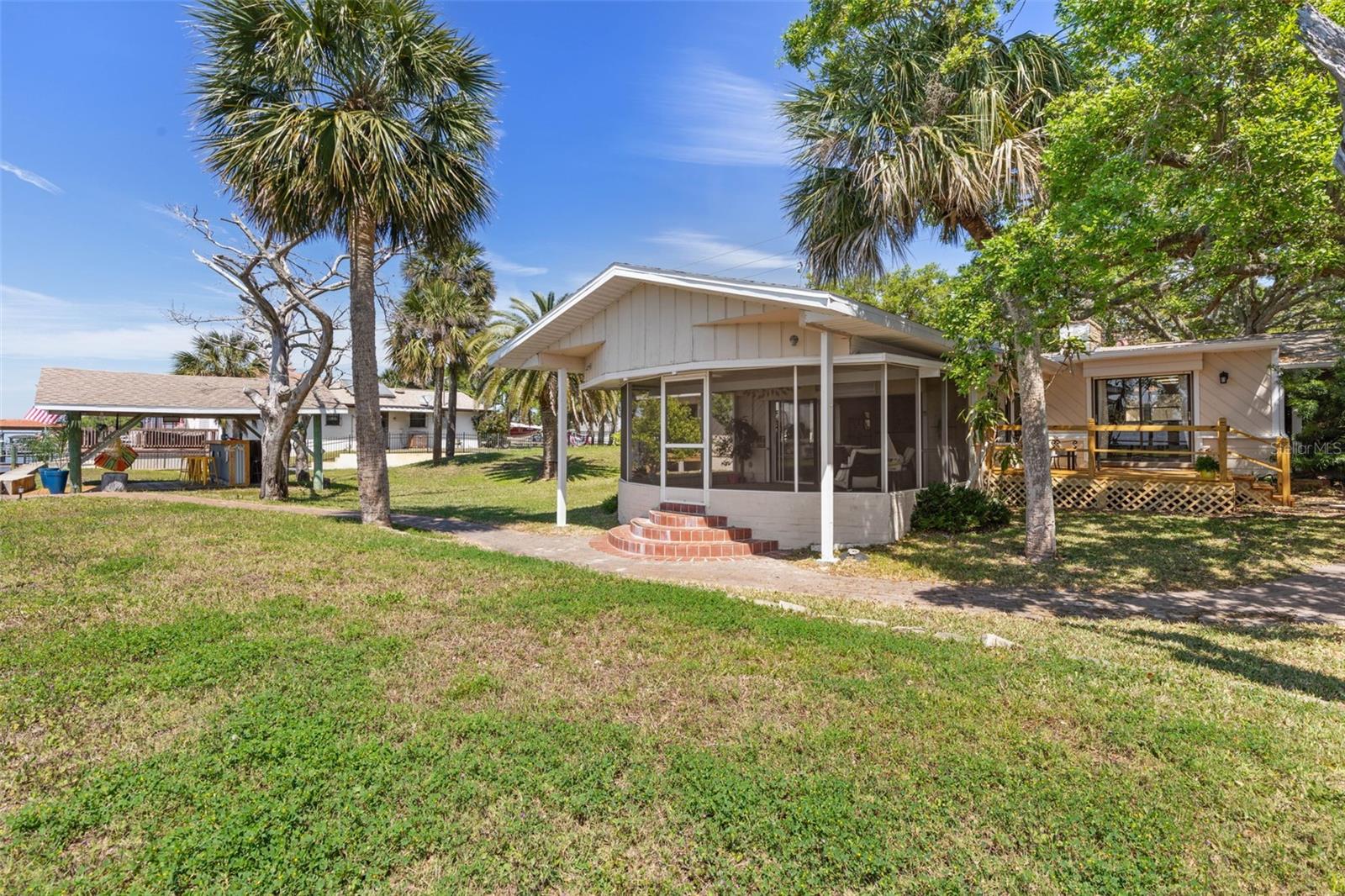 2260 John Anderson Dr Property Photo 54