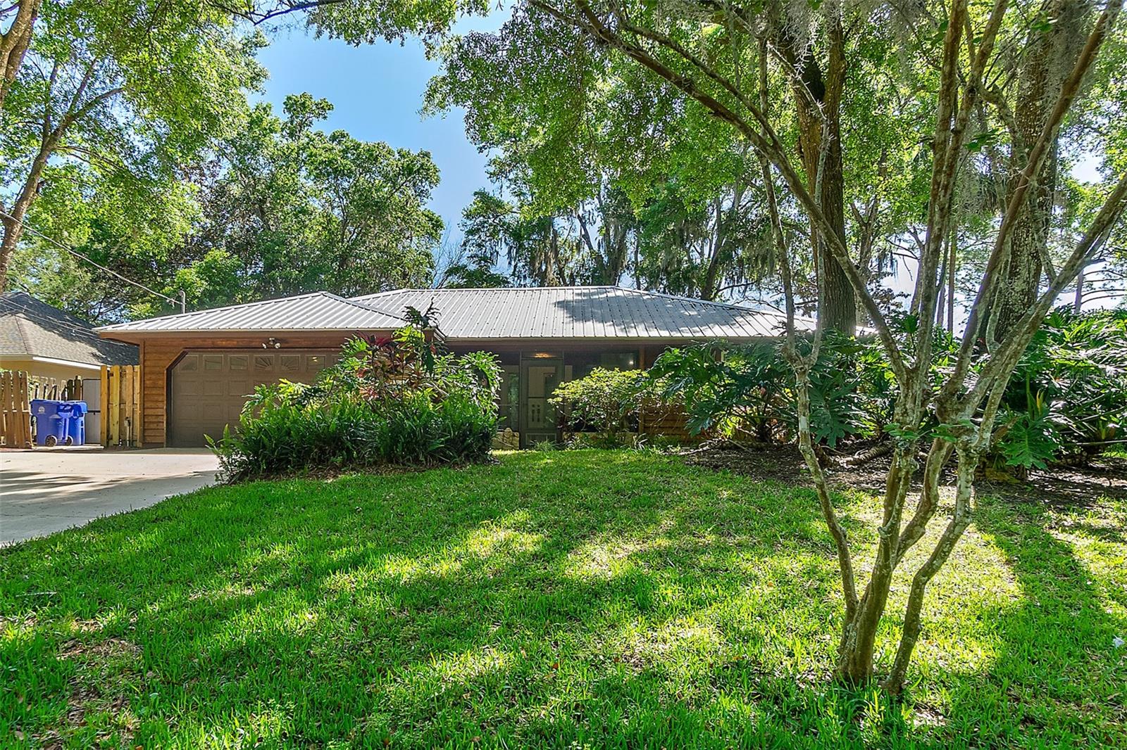 221 Queen Rd Property Photo