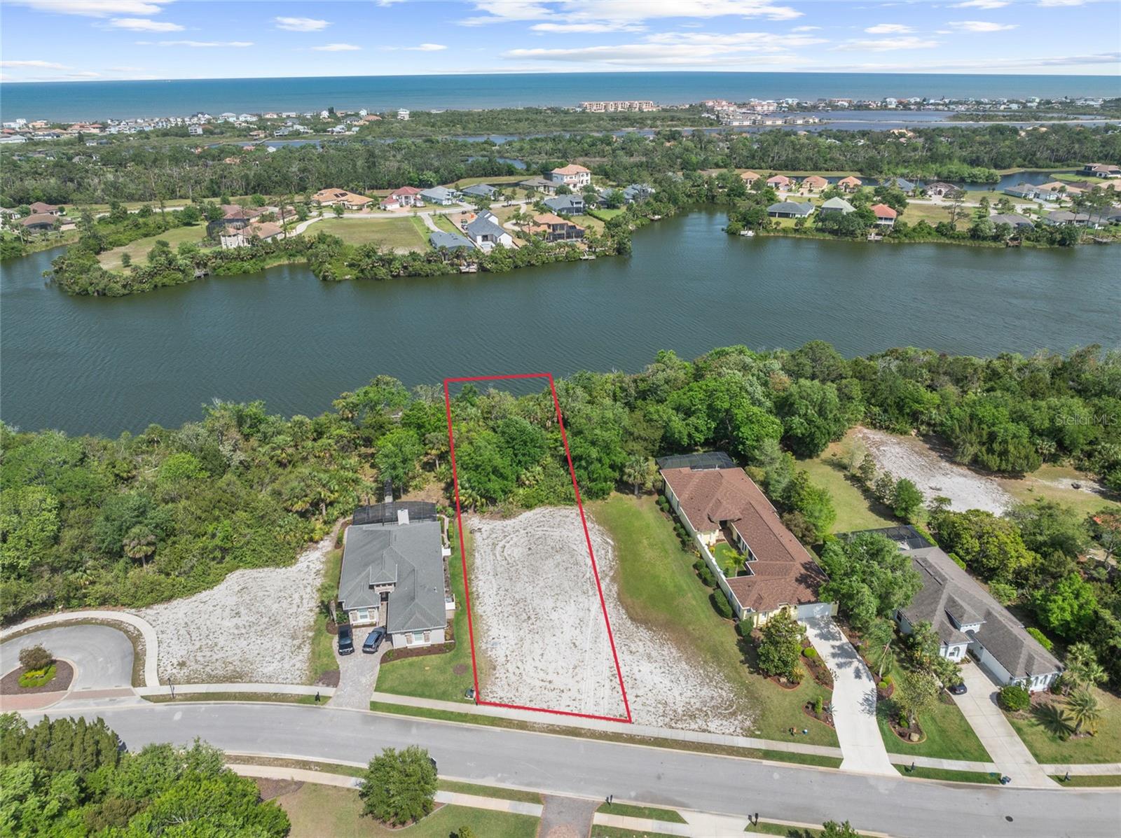 48 N Lakewalk Dr Property Photo 1