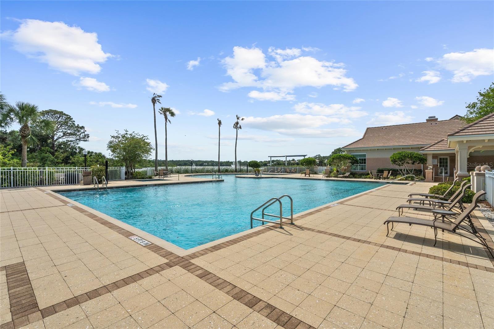 48 N Lakewalk Dr Property Photo 18