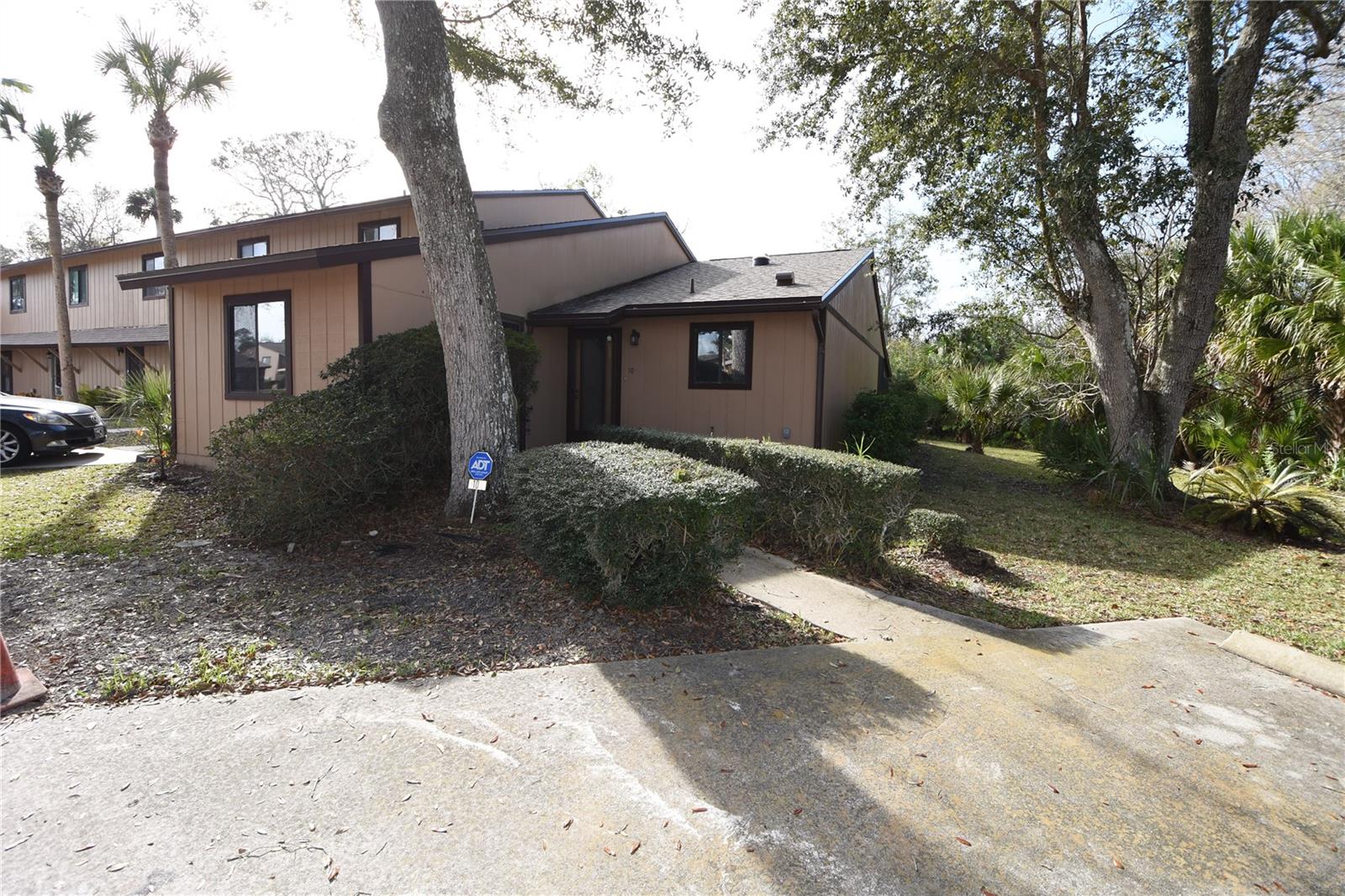 10 Village Dr Property Photo