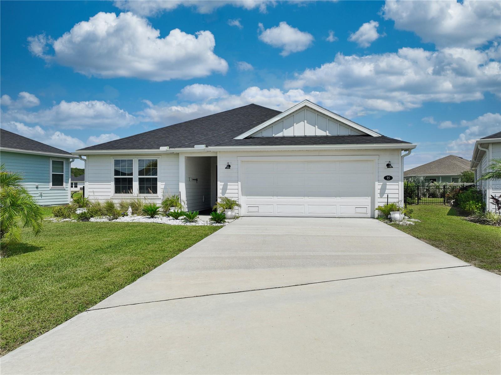 95 Las Casitas Blvd Property Photo