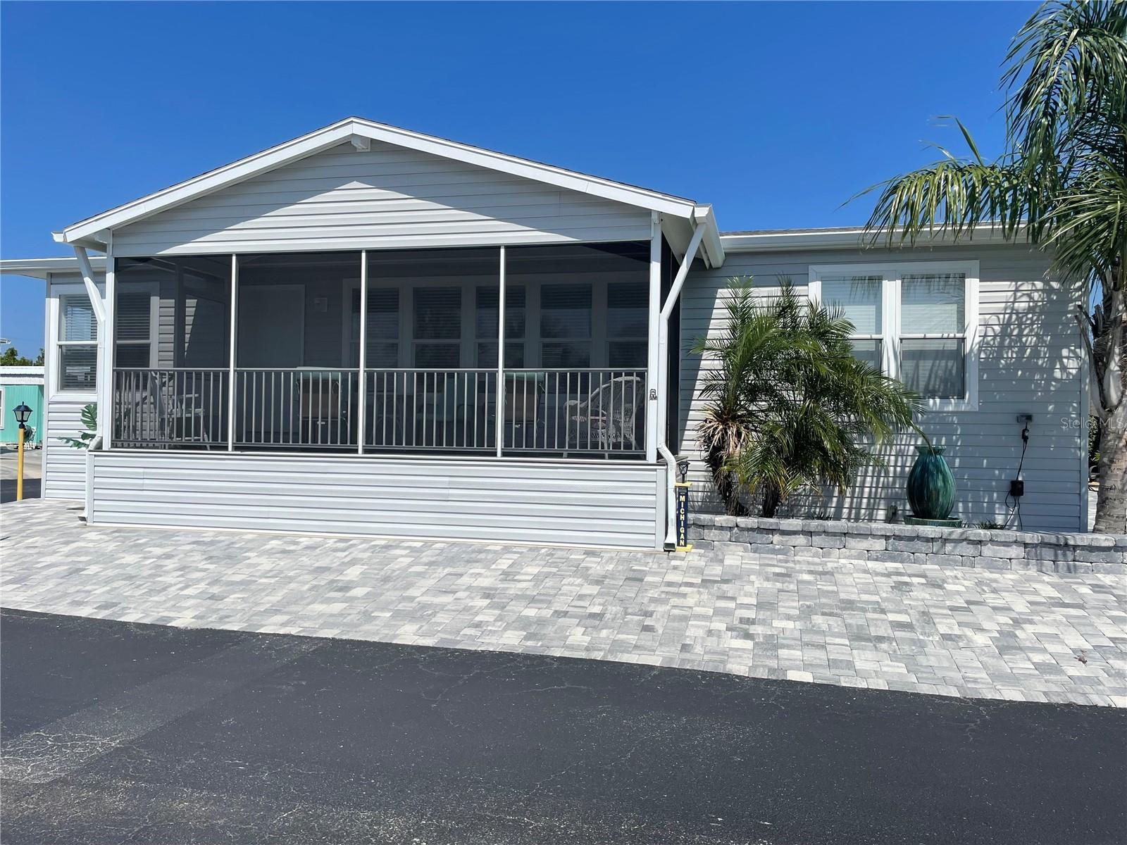 19 Windward Dr Property Photo