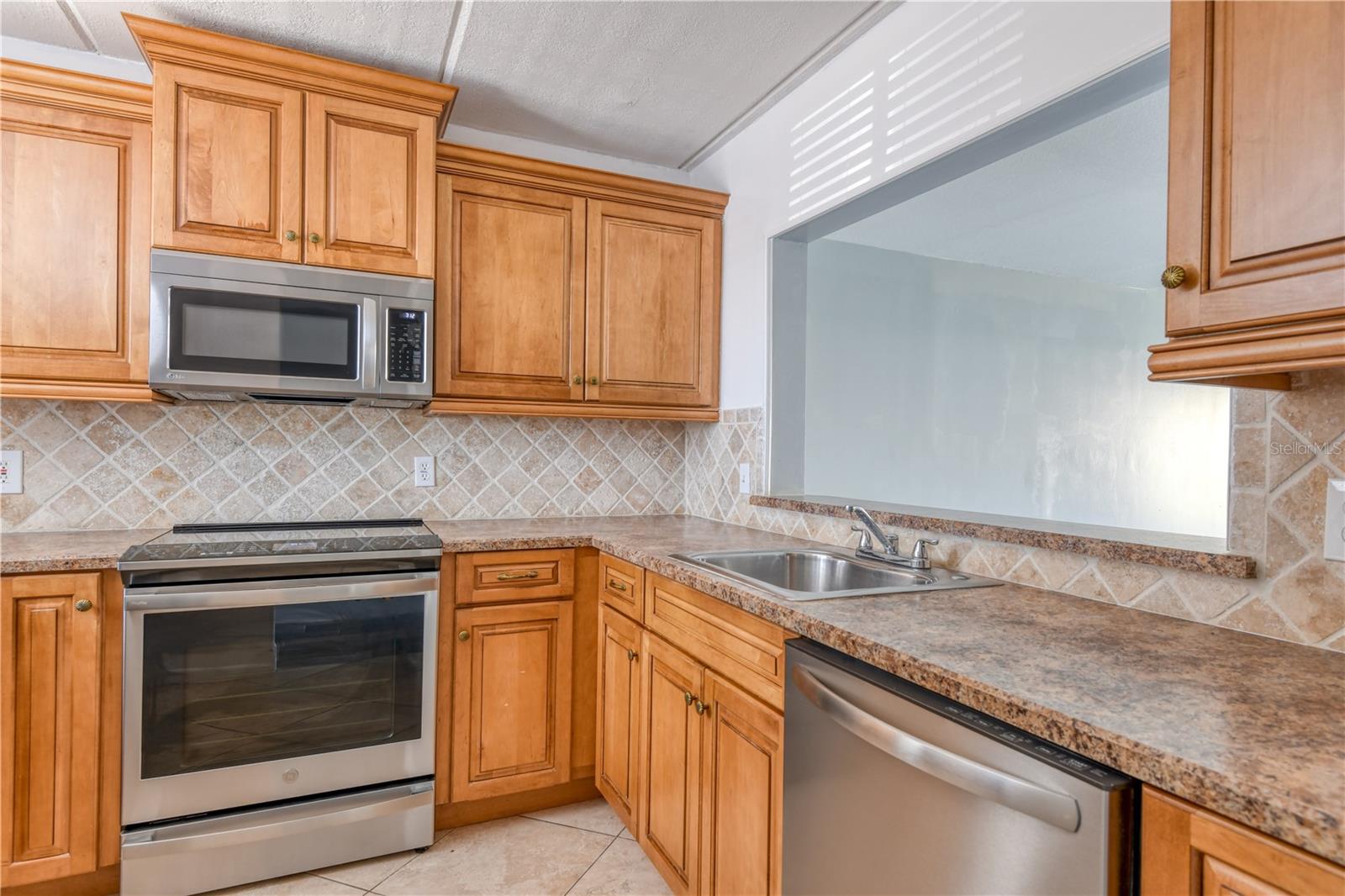 8550 A1a #331 S #33131 Property Photo 6