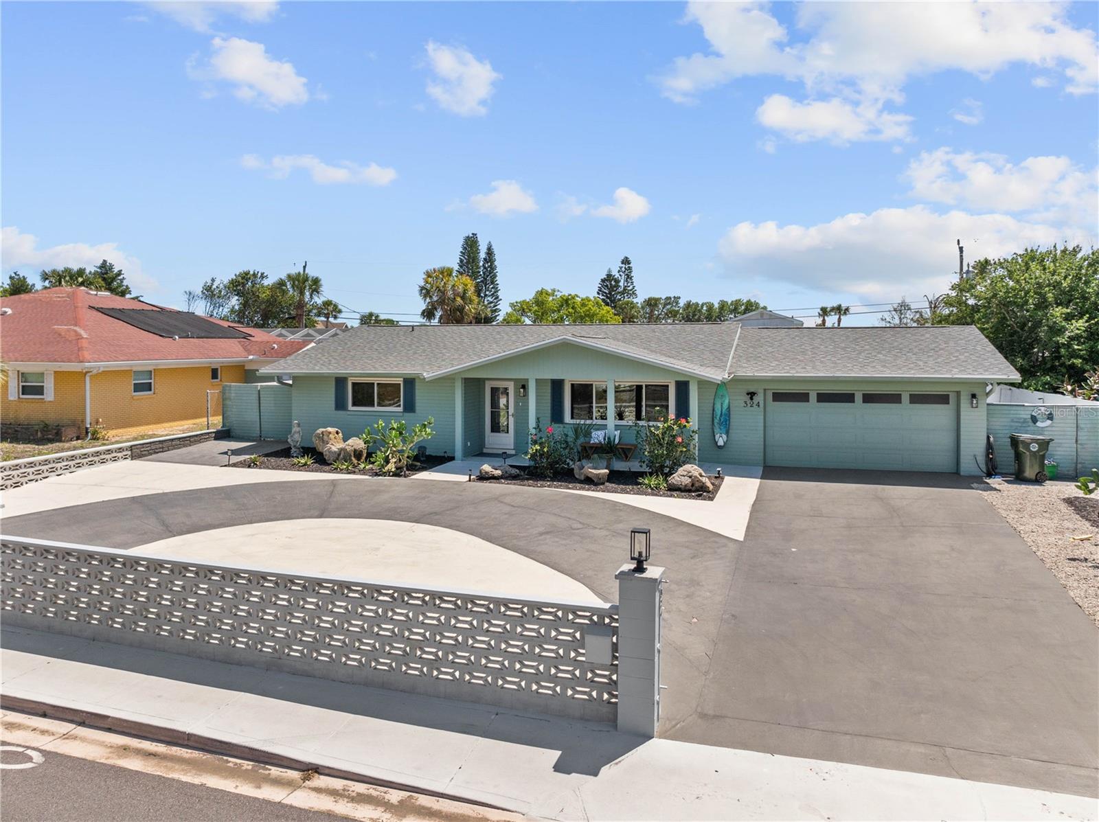 324 Plaza Blvd Property Photo