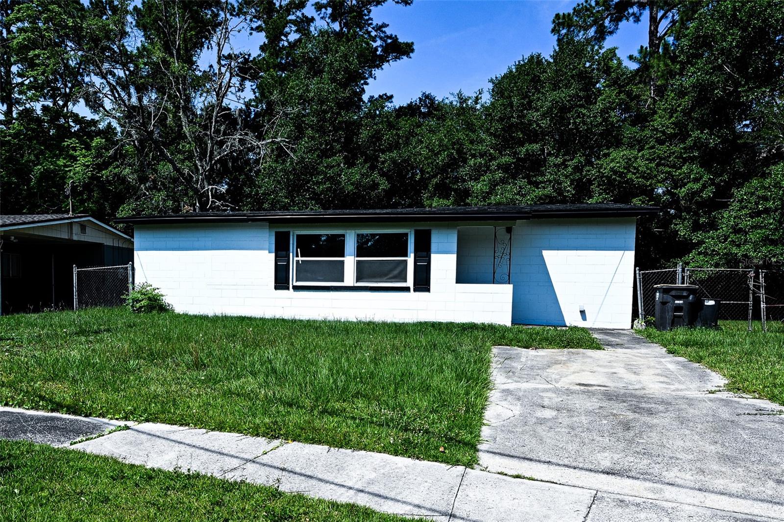 6786 Gaspar Cir W Property Photo 1