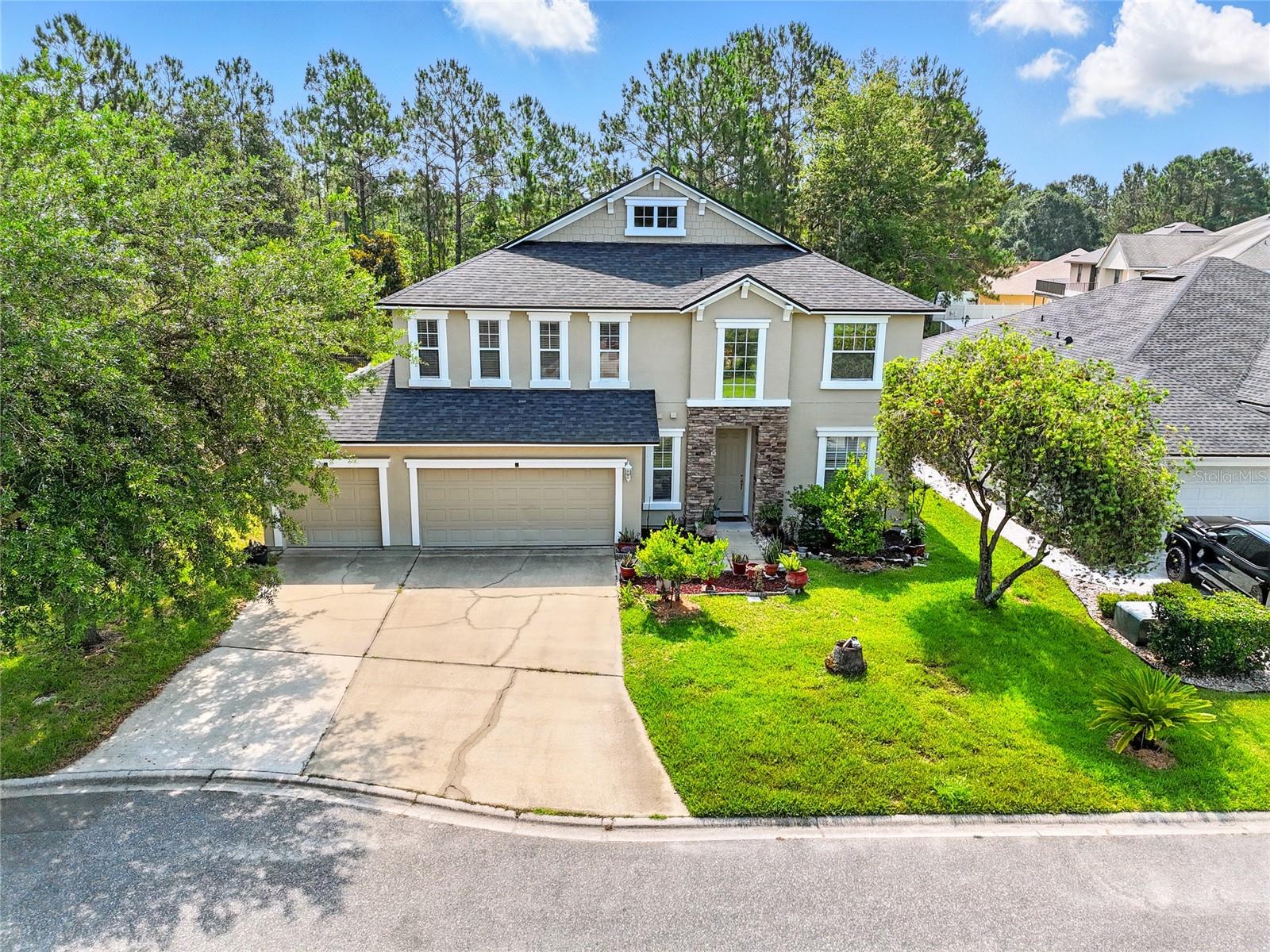 529 Amberwood Ct Property Photo 1