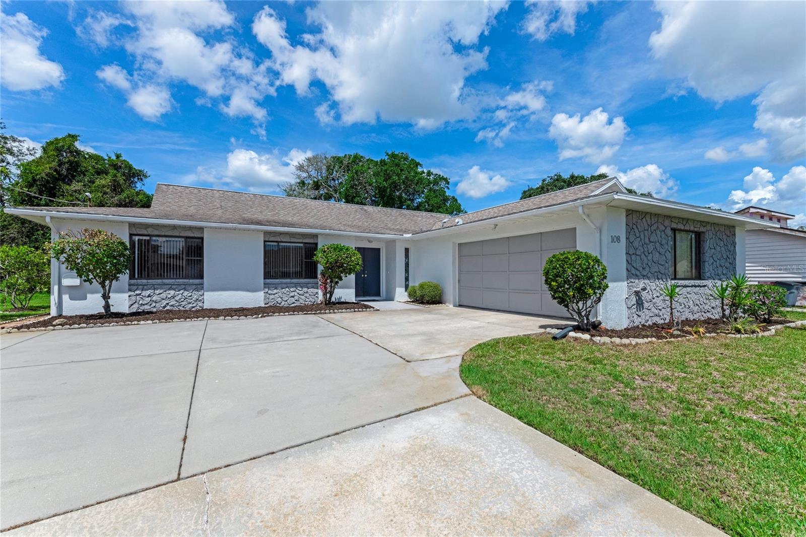 108 Florida Park Dr Property Photo 1