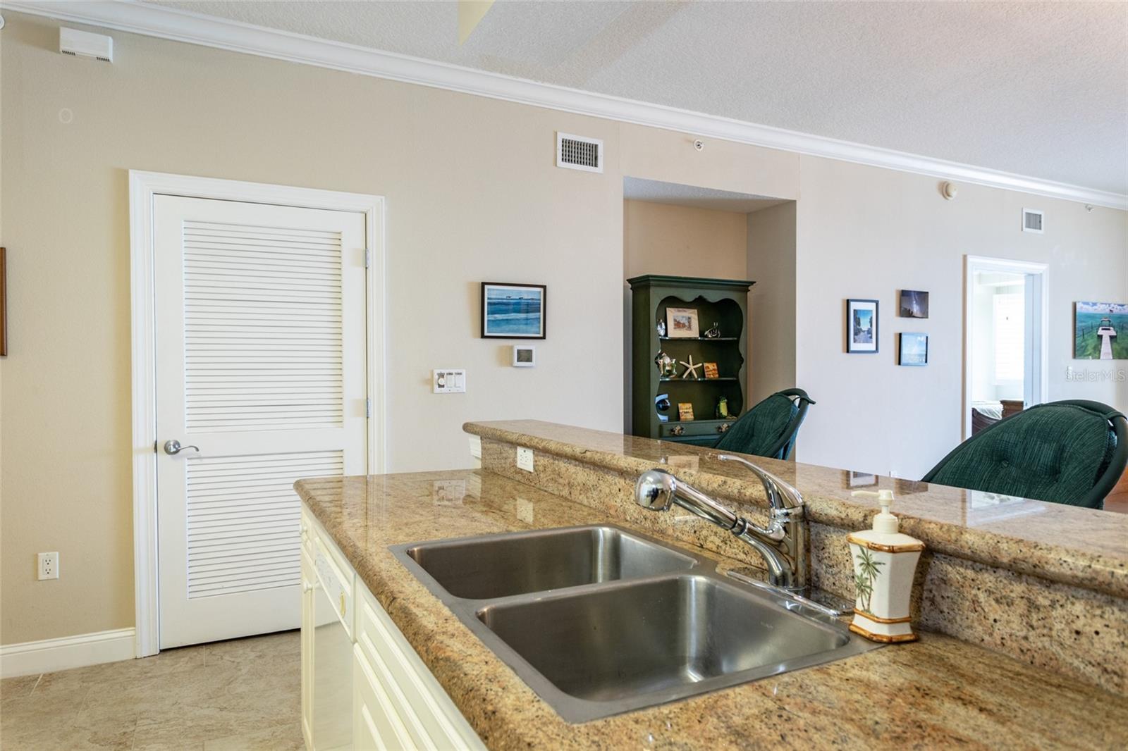 60 Surfview Dr #804 Property Photo 6