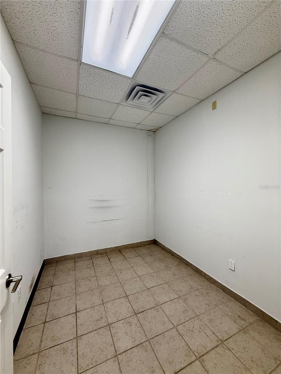 608 E Moody Blvd Property Photo 12