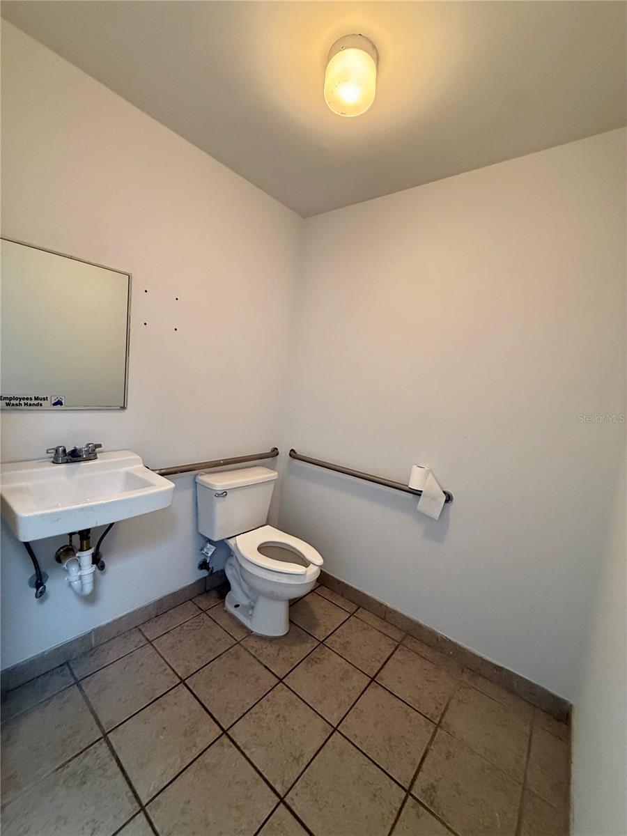 608 E Moody Blvd Property Photo 15
