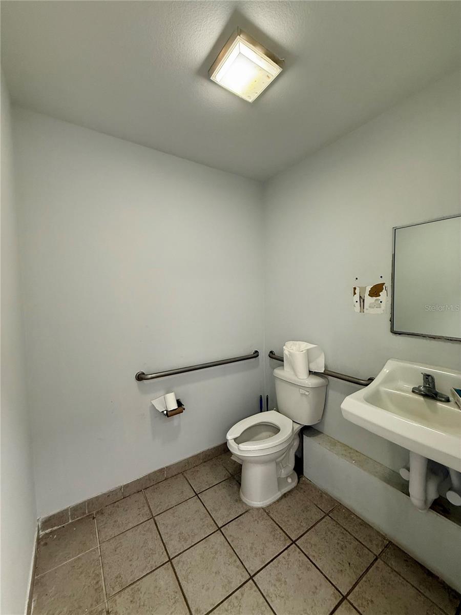 608 E Moody Blvd Property Photo 31