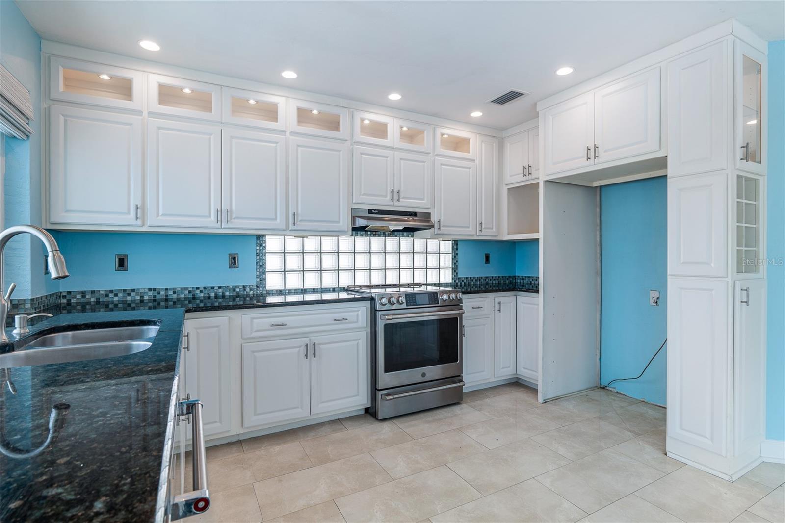 339 Ocean Shore Blvd Property Photo 12