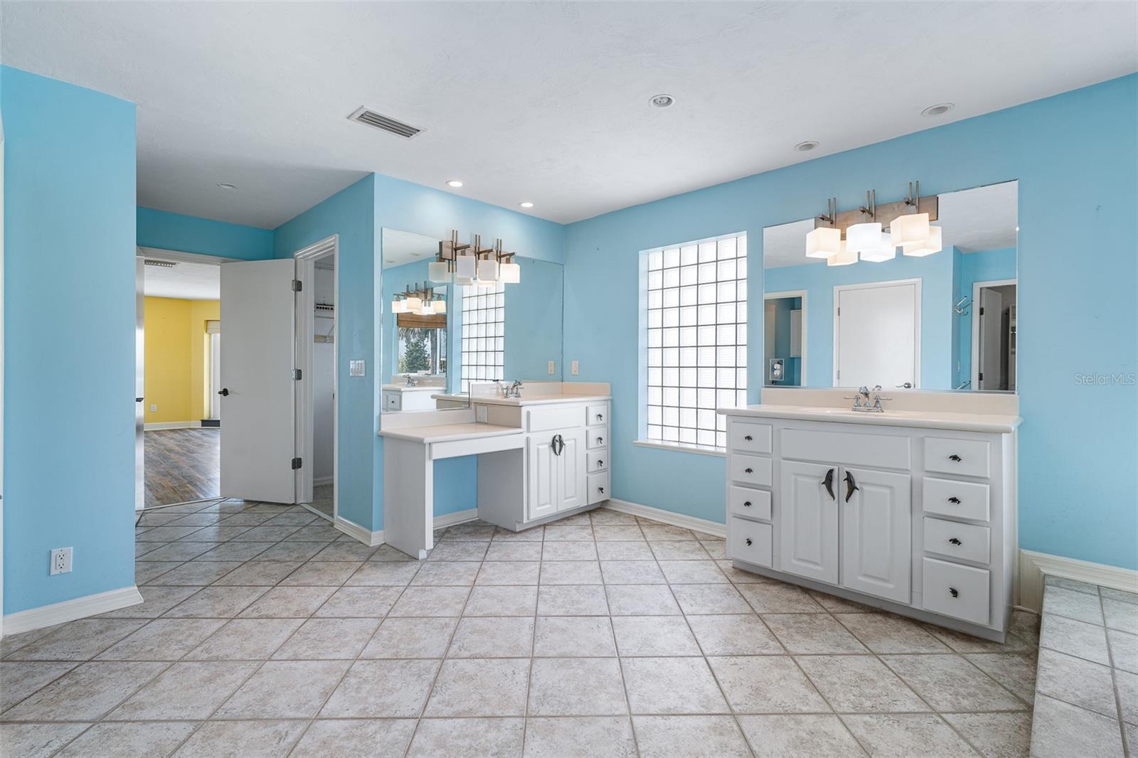 339 Ocean Shore Blvd Property Photo 32