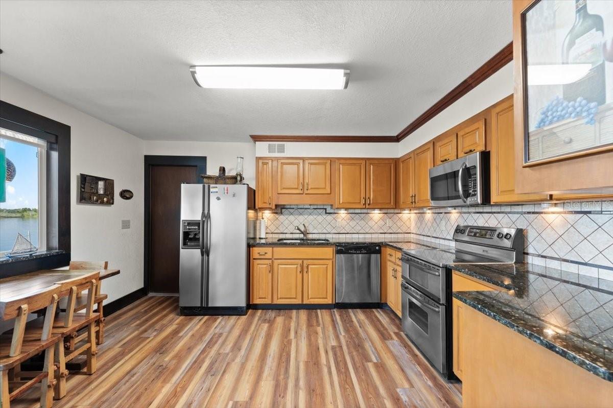 2306 John Anderson Dr Property Photo 13