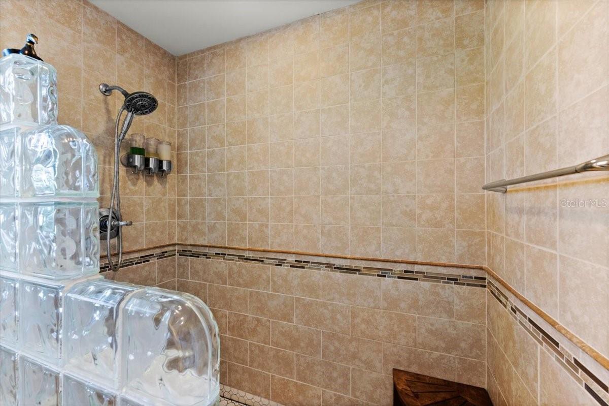 2306 John Anderson Dr Property Photo 34