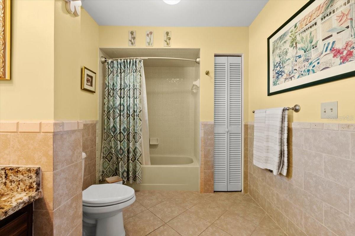 2306 John Anderson Dr Property Photo 38