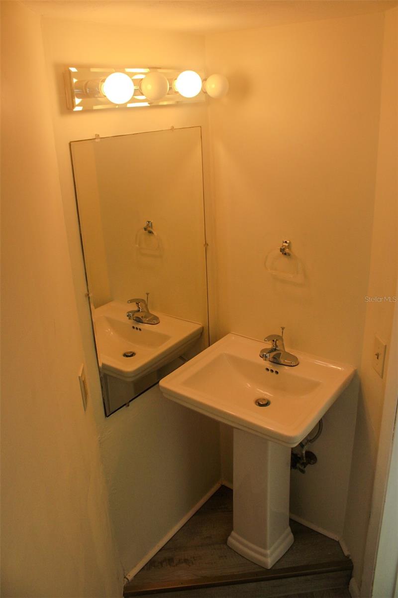 3501 S Central Ave Property Photo 19