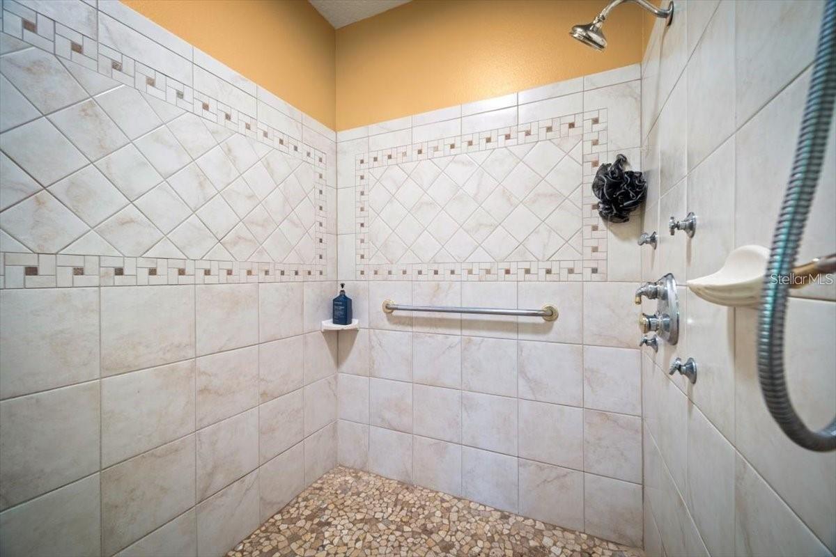 8 Ivey Ln Property Photo 40