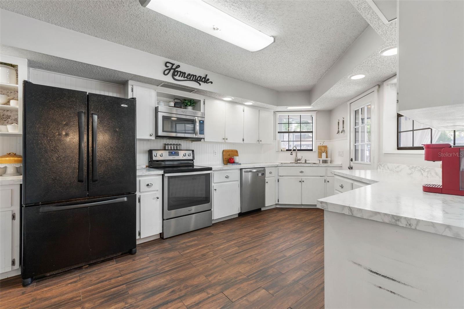 6 Patchogue Pl Property Photo 13