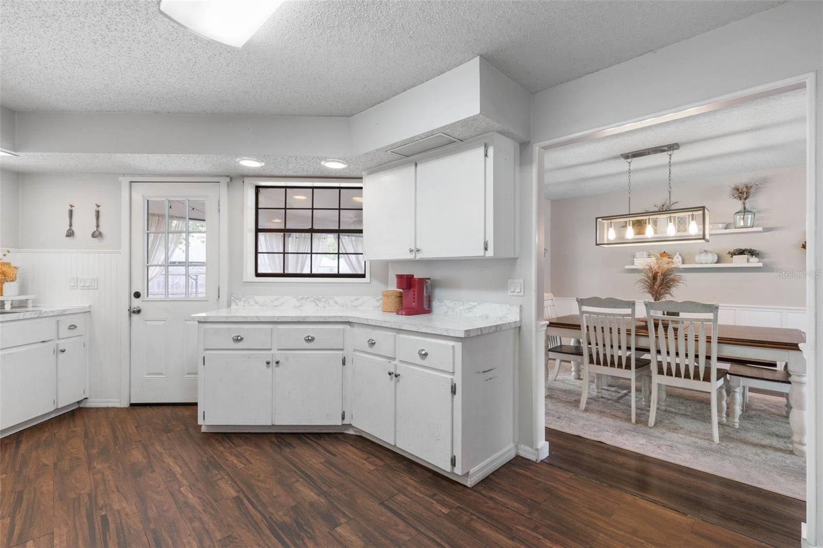 6 Patchogue Pl Property Photo 15