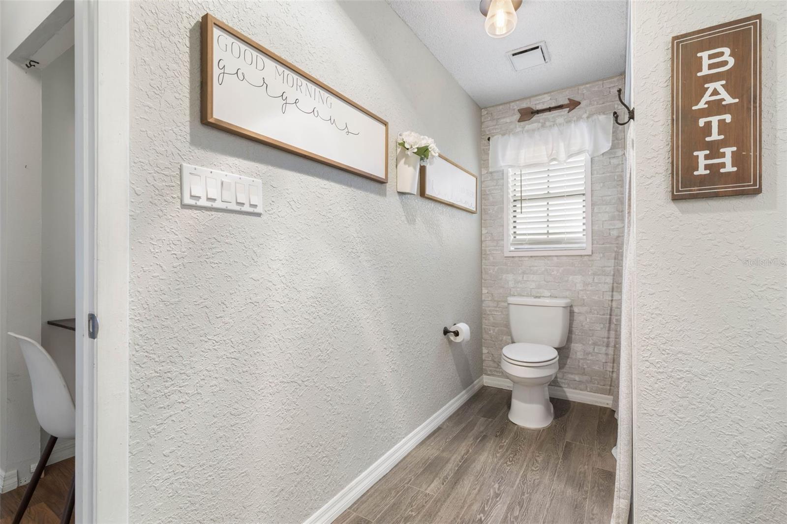 6 Patchogue Pl Property Photo 23