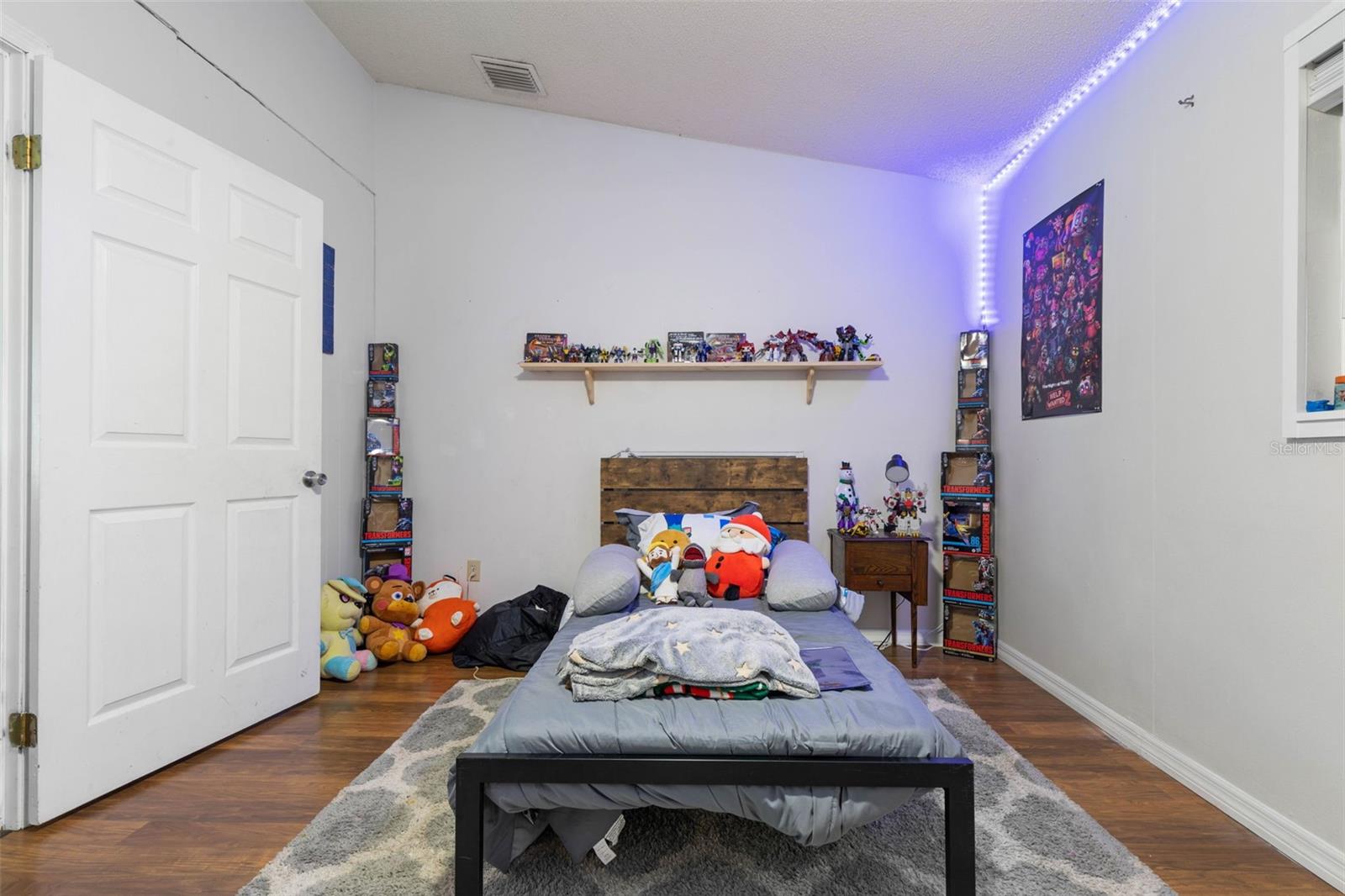 6 Patchogue Pl Property Photo 24