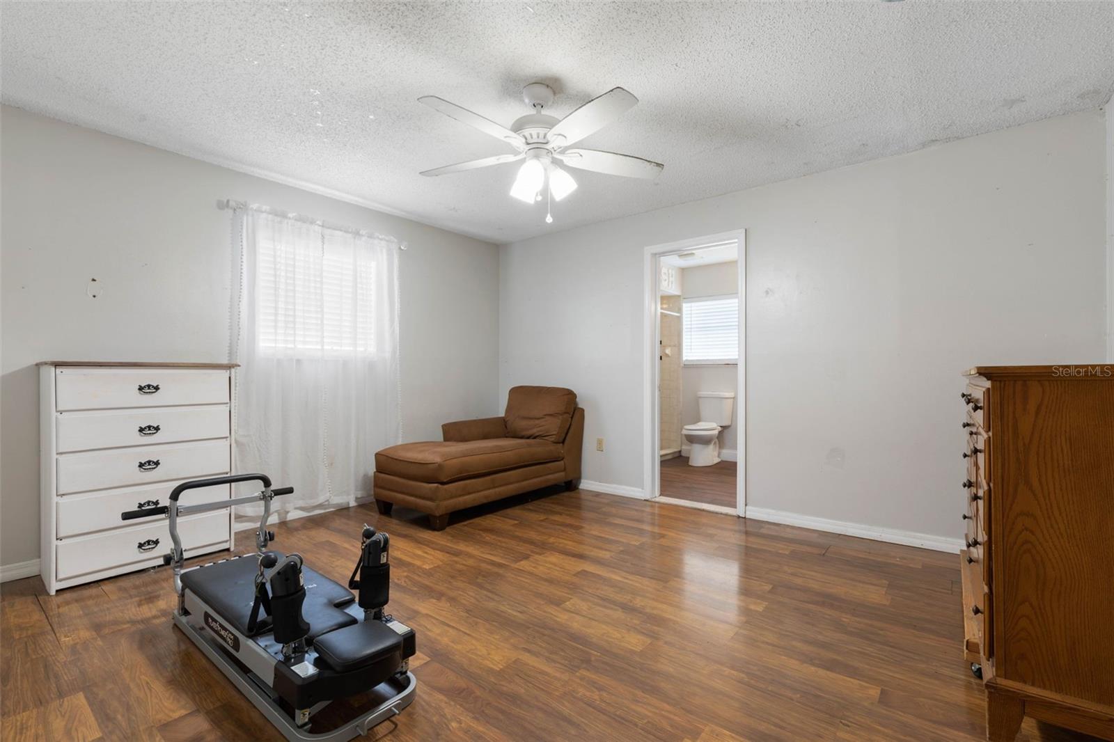 6 Patchogue Pl Property Photo 29
