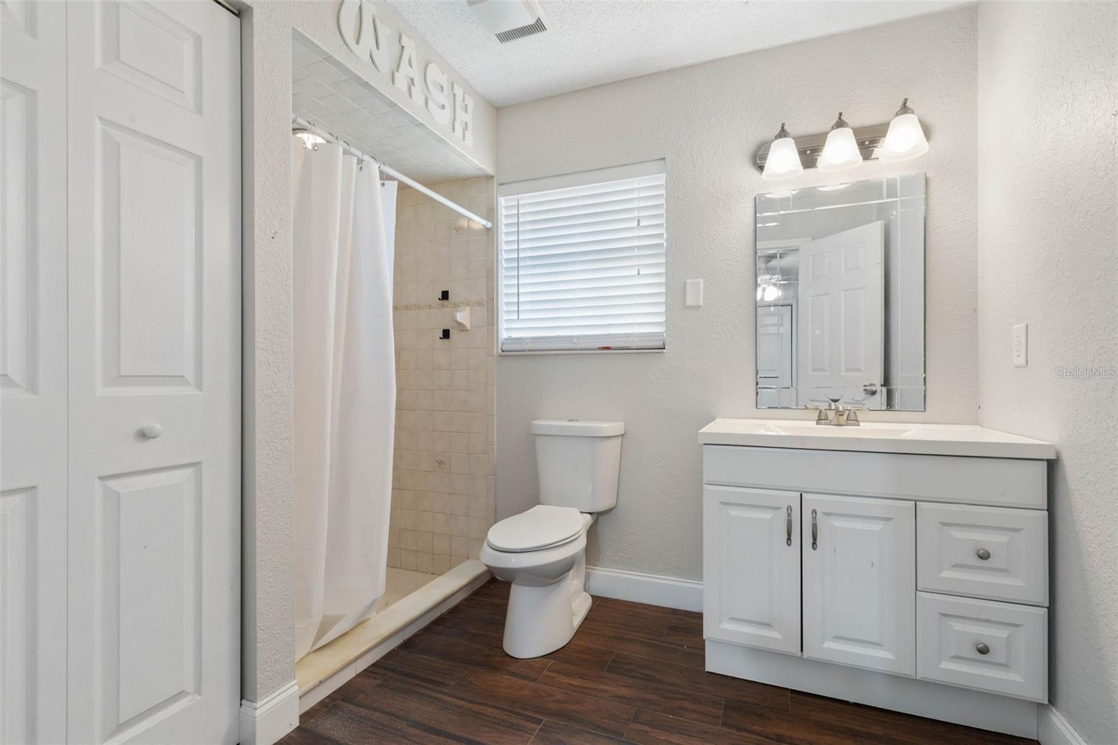 6 Patchogue Pl Property Photo 31