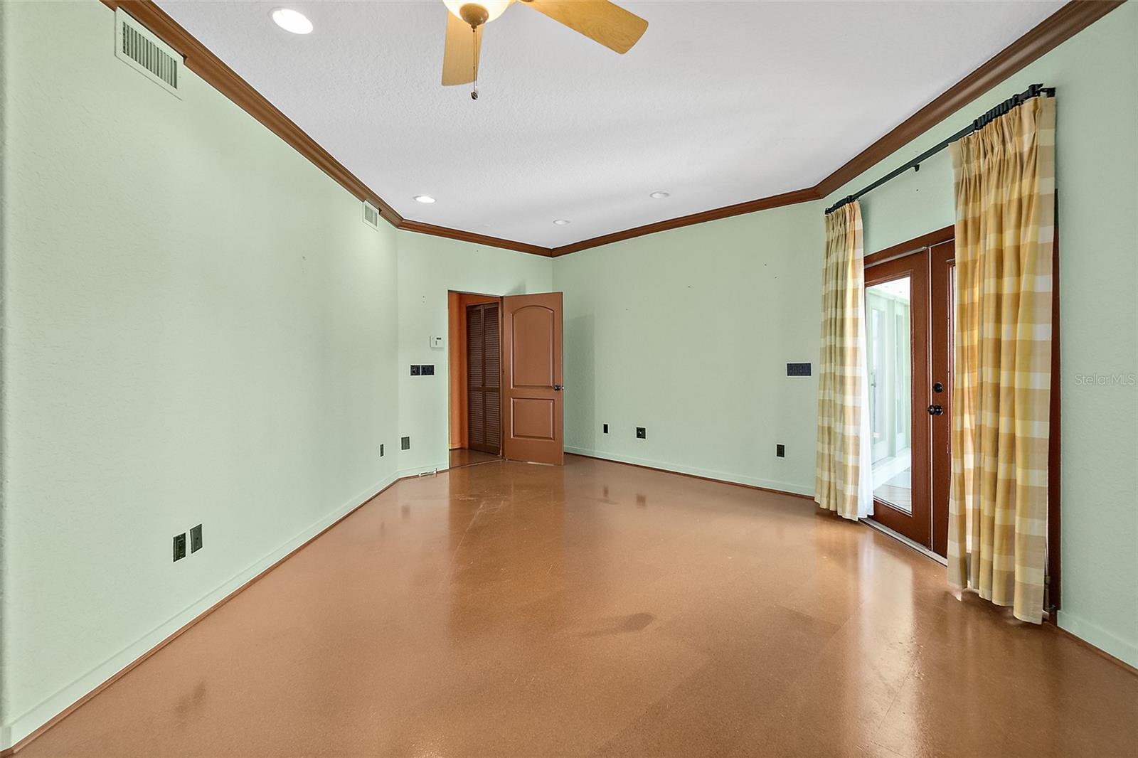 54 Ocean St Property Photo 41