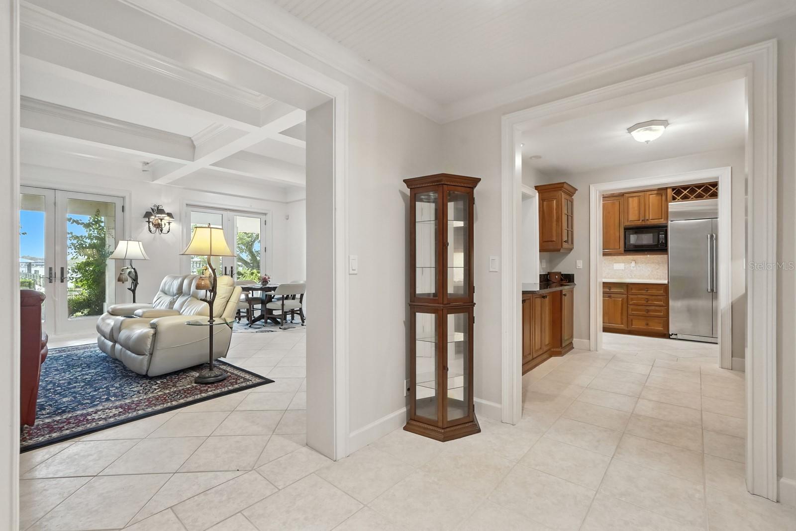 360 John Anderson Dr Property Photo 23