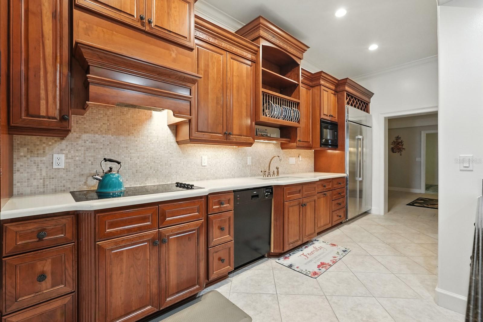 360 John Anderson Dr Property Photo 27