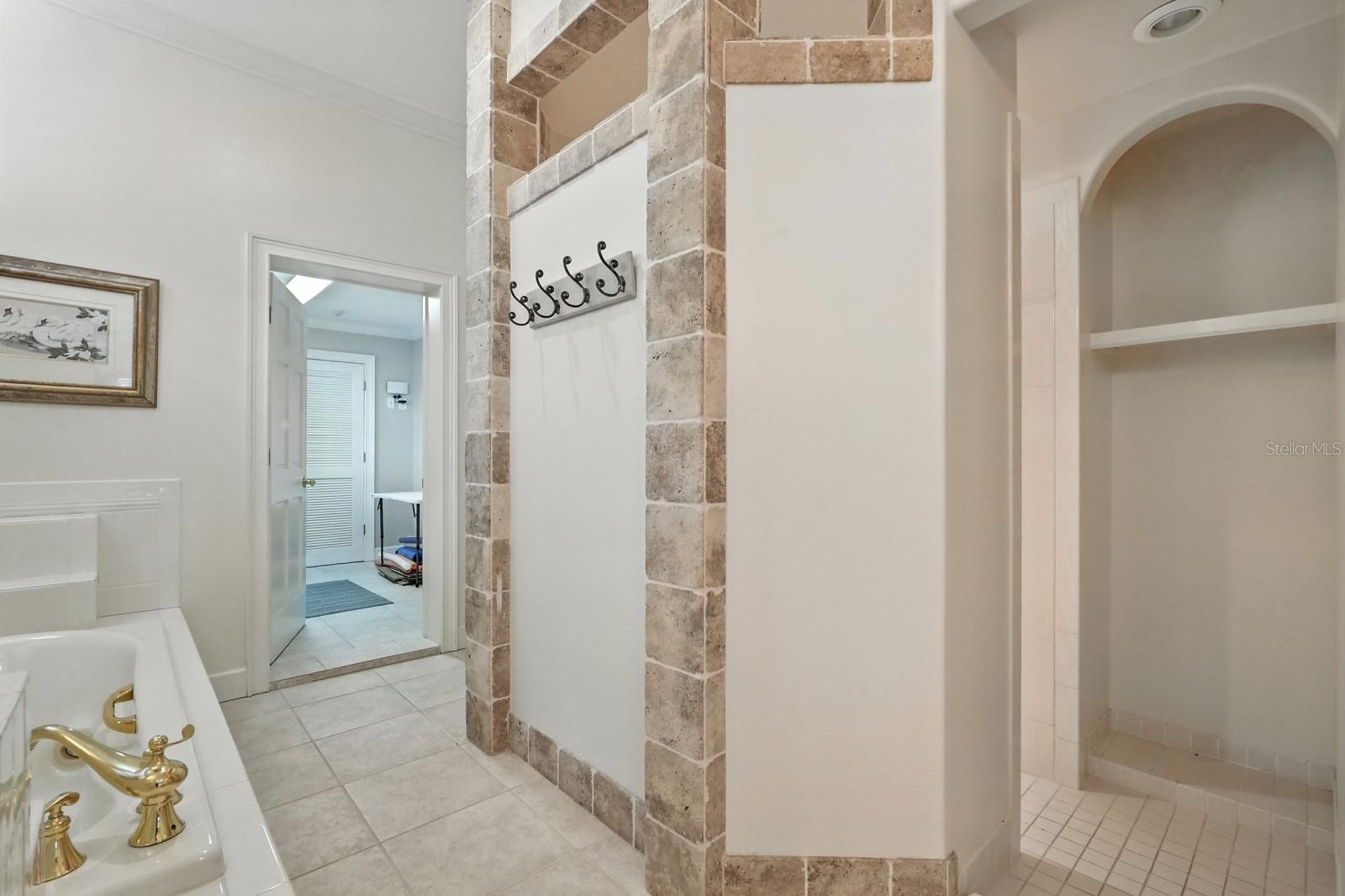 360 John Anderson Dr Property Photo 53