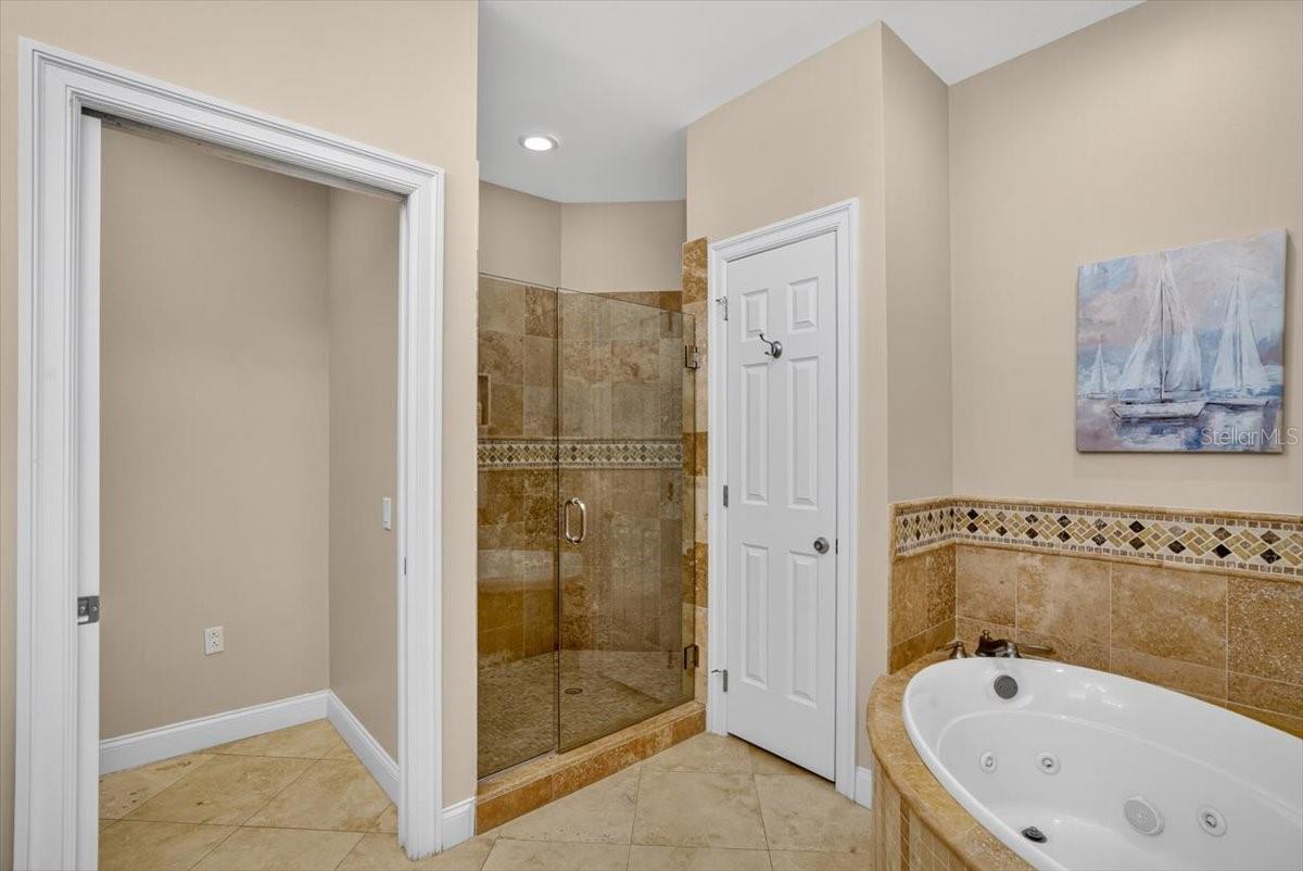 200 Ocean Crest Dr #646 Property Photo 23