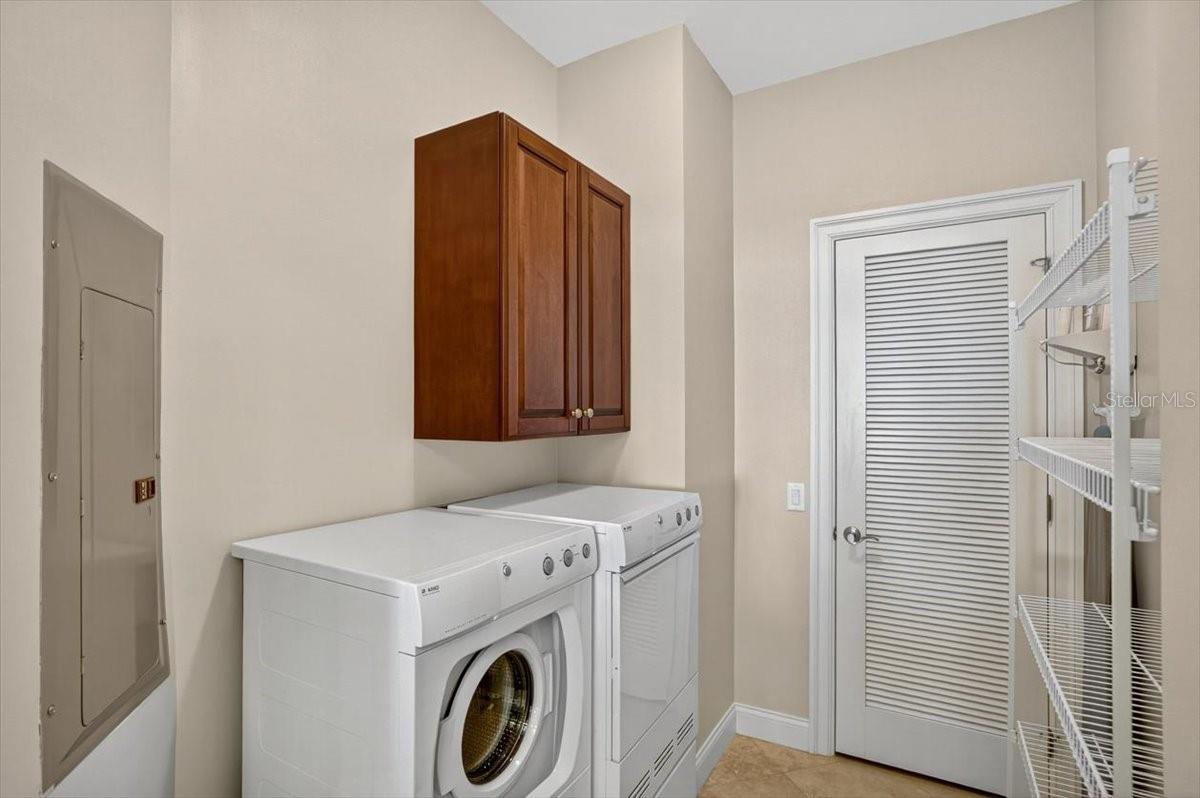 200 Ocean Crest Dr #646 Property Photo 25