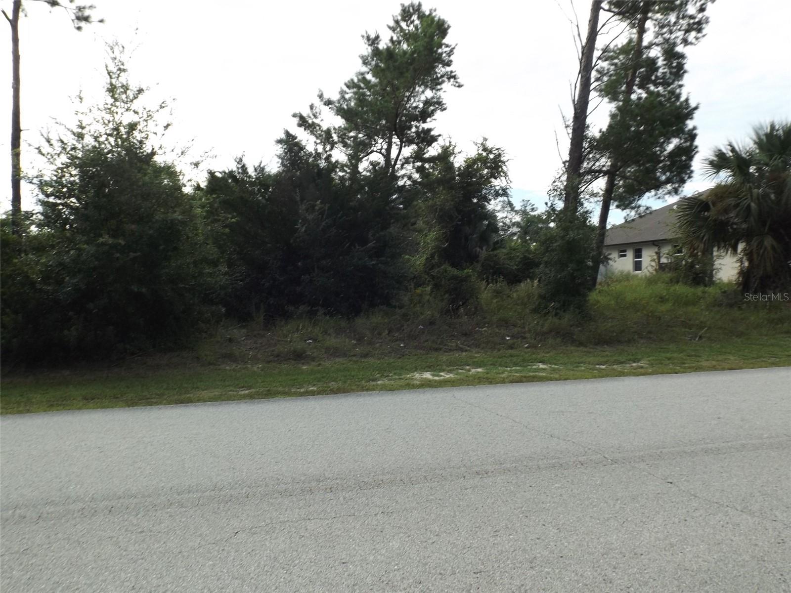 176 Frontier Dr Property Photo 3