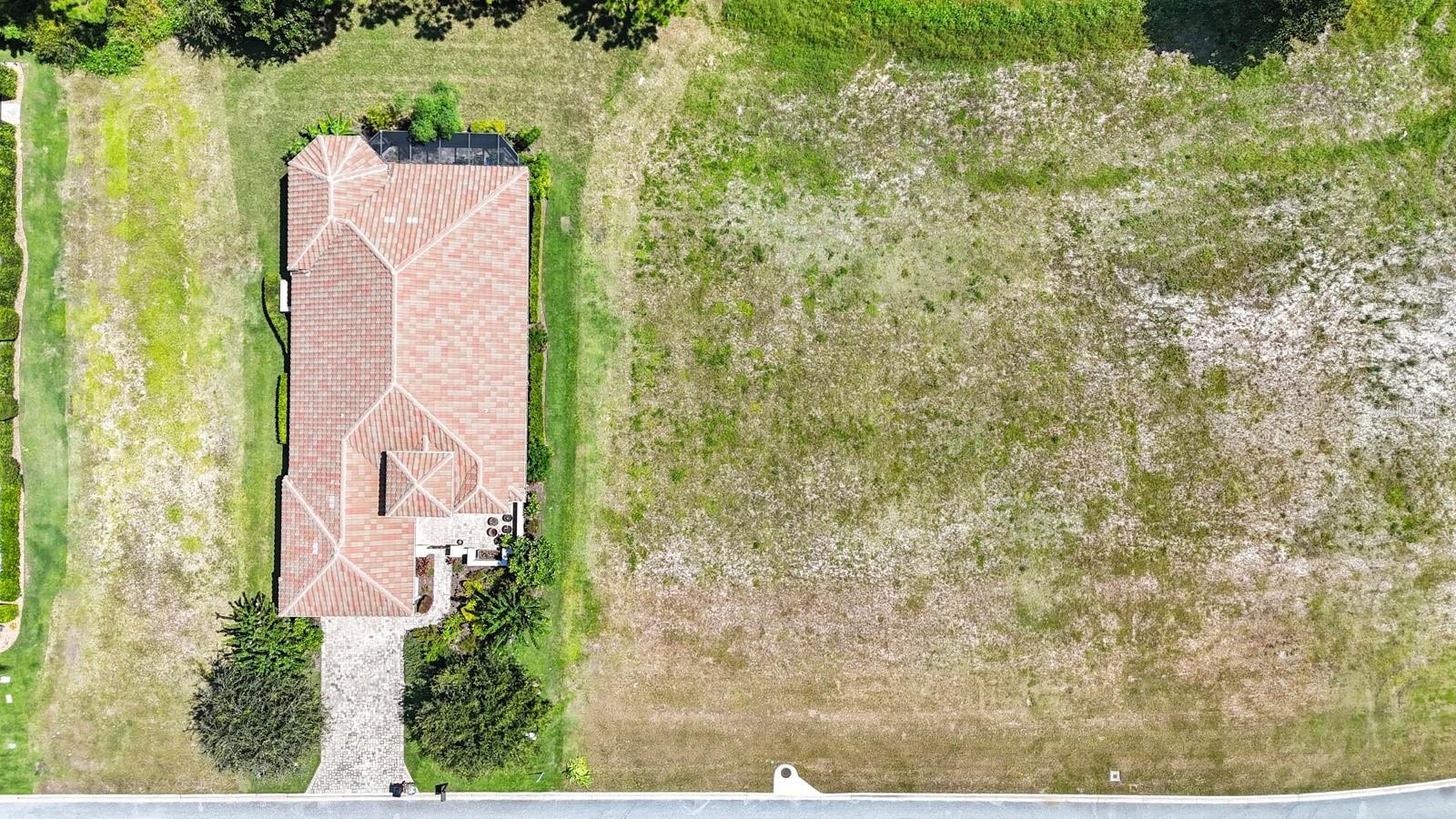 323 Hibiscus Way Property Photo 6