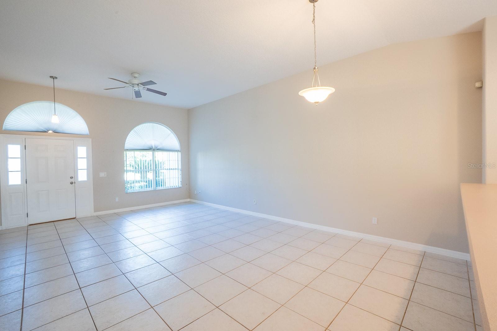13 Buttonwood Ln Property Photo 4