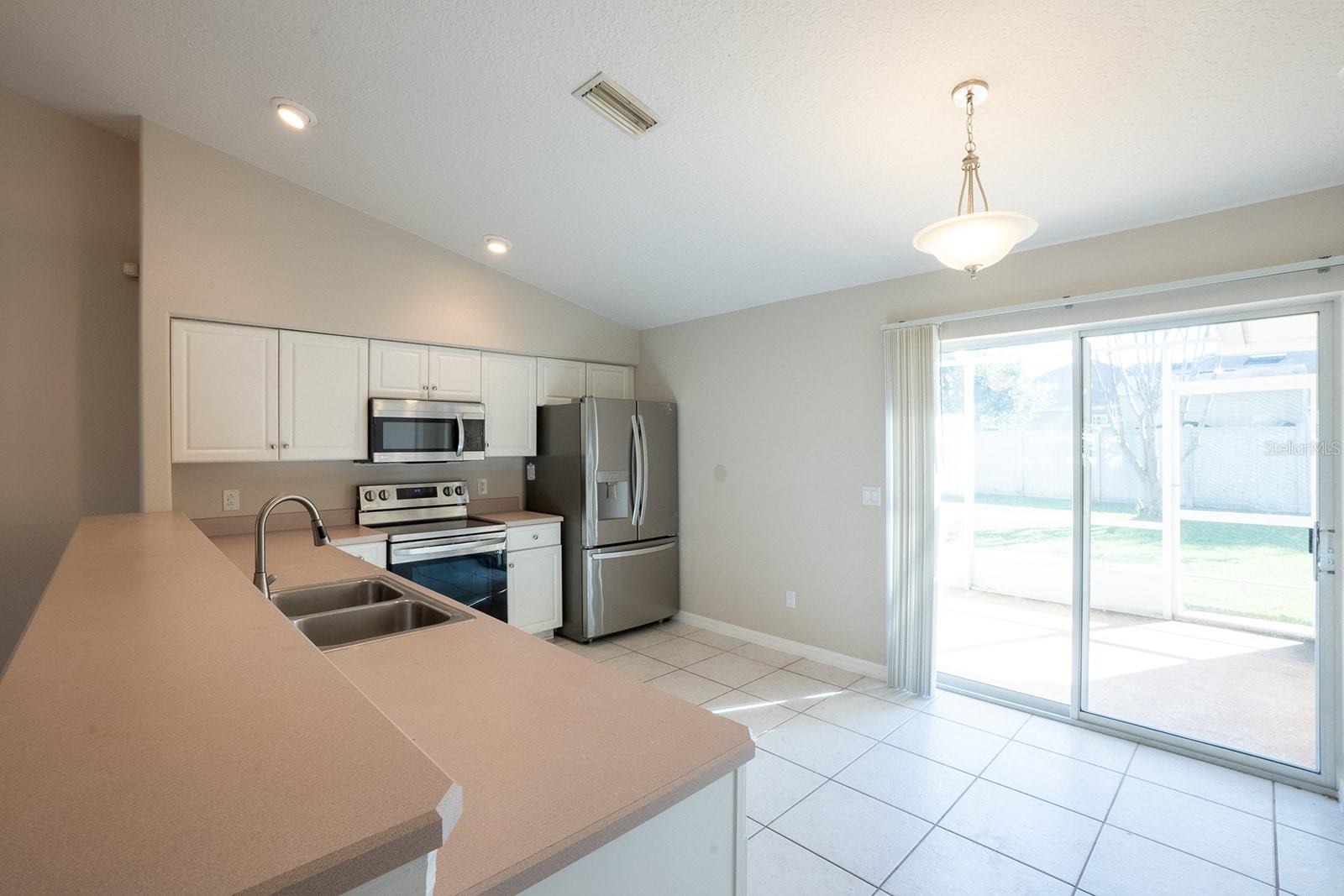 13 Buttonwood Ln Property Photo 5