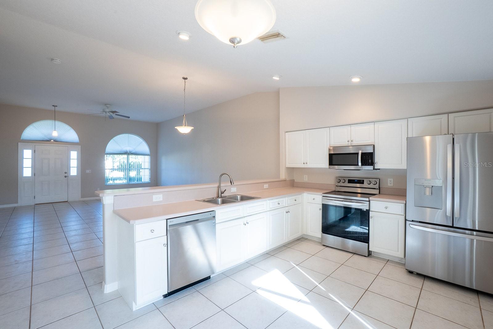 13 Buttonwood Ln Property Photo 6