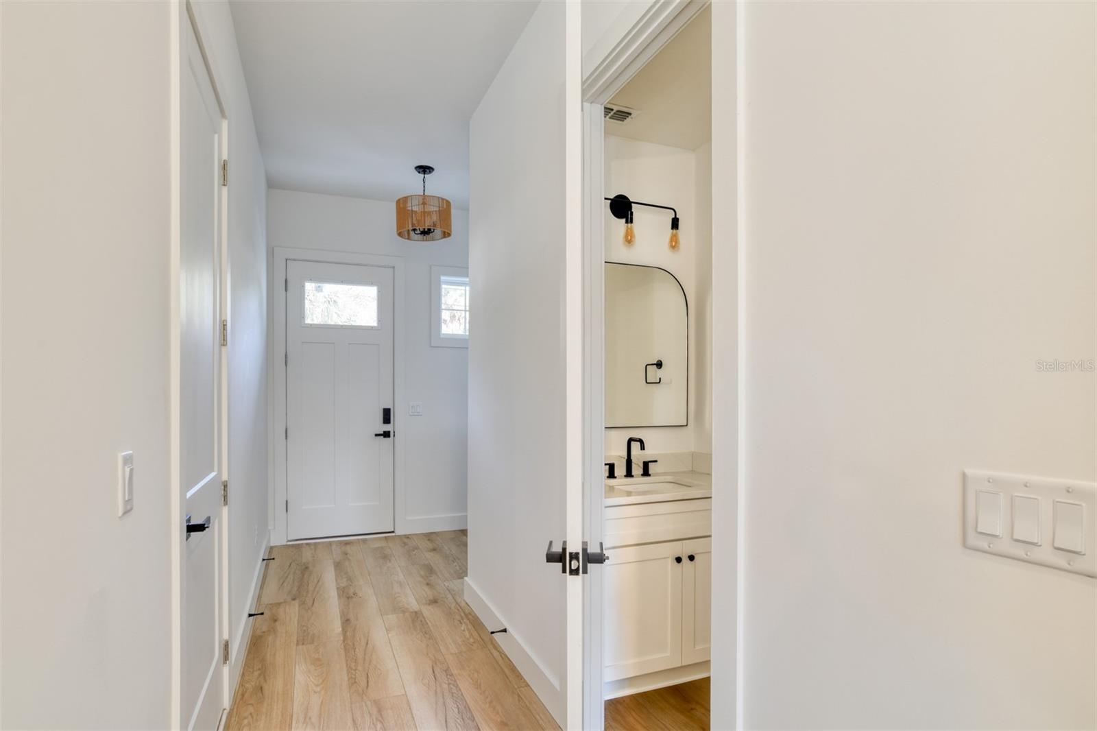 7 Sebastian Ave #d Property Photo 6