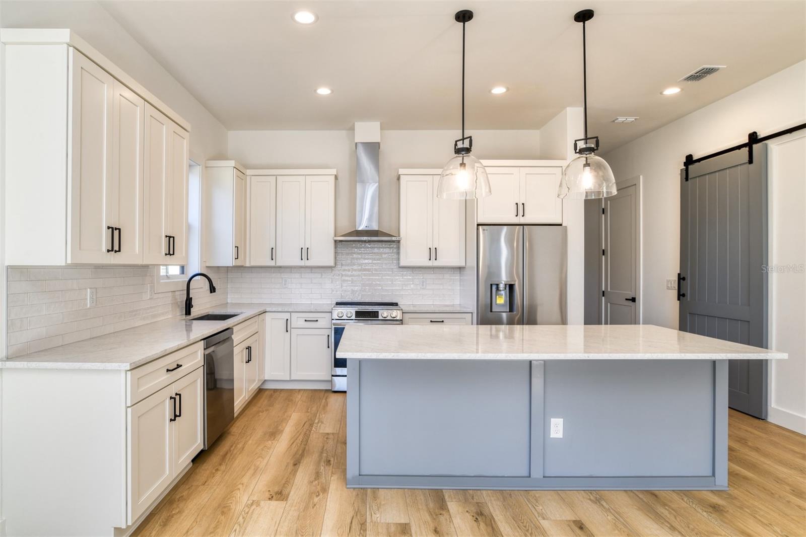 7 Sebastian Ave #d Property Photo 9