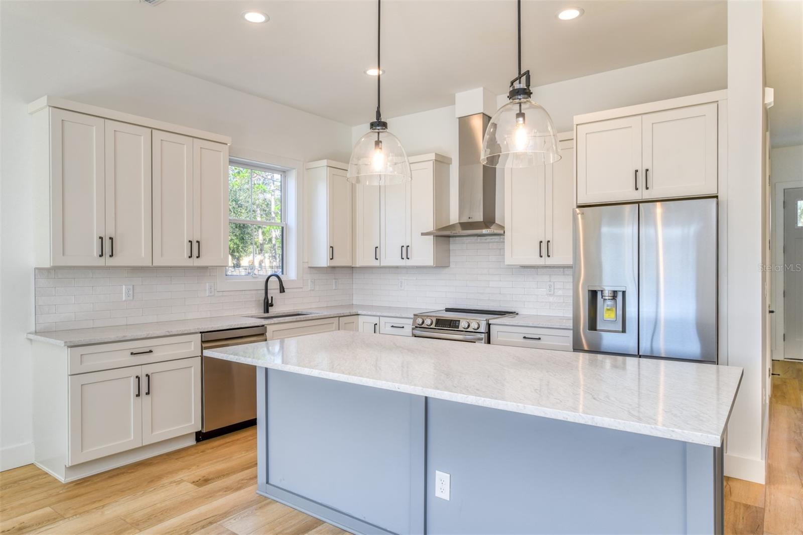 7 Sebastian Ave #d Property Photo 11