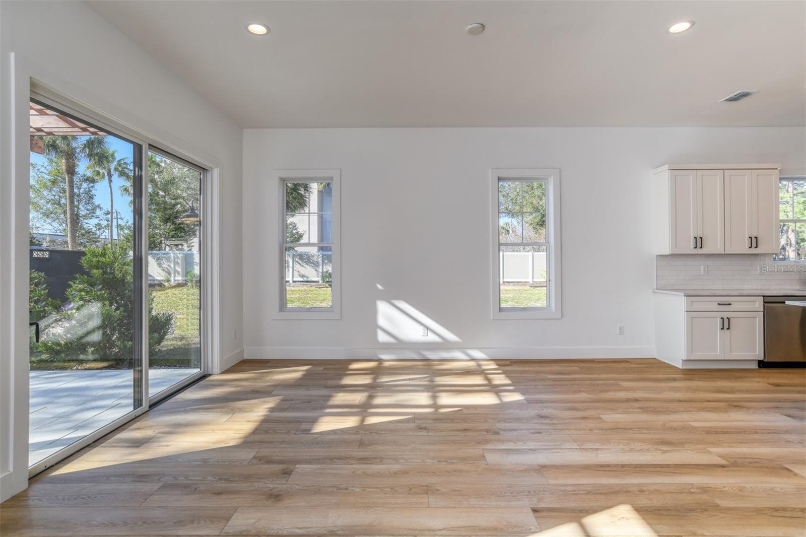 7 Sebastian Ave #d Property Photo 16